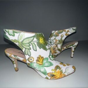 Midnight Velvet Floral Print Heels Size 6.5